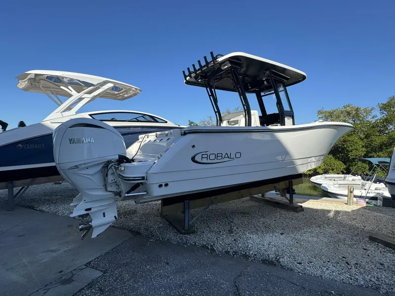 Slide: The Image of Robalo R270 Center Console 2023 - 5