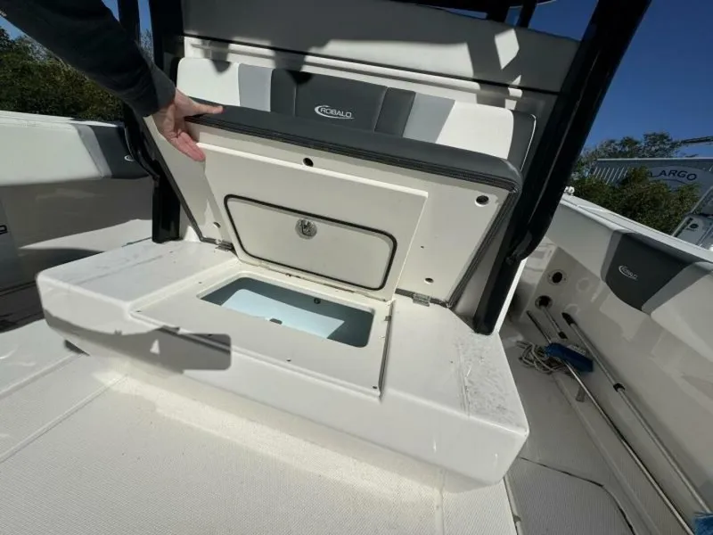 Slide: The Image of Robalo R270 Center Console 2023 - 50