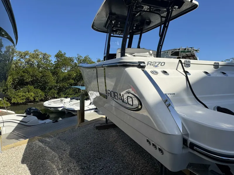Slide: The Image of Robalo R270 Center Console 2023 - 8