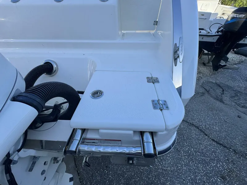 Slide: The Image of Robalo R270 Center Console 2023 - 9