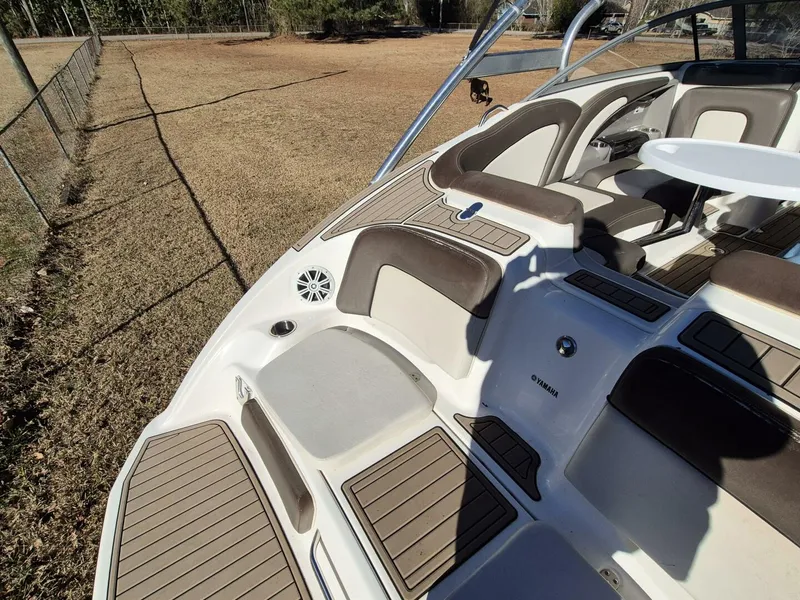 Slide: The Image of Yamaha 242 Limited S 2011 - 45