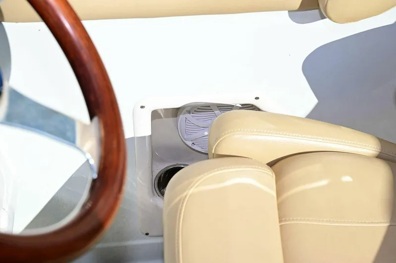 Slide: The Image of Crownline Boats 236 SC 2015 - 104