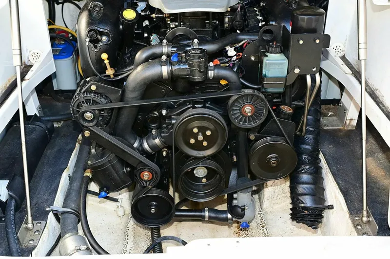 Slide: The Image of Crownline Boats 236 SC 2015 - 149