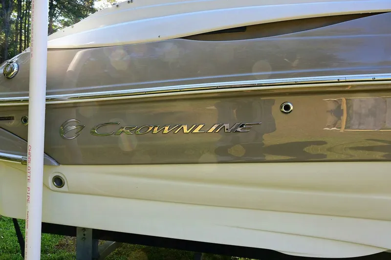 Slide: The Image of Crownline Boats 236 SC 2015 - 25