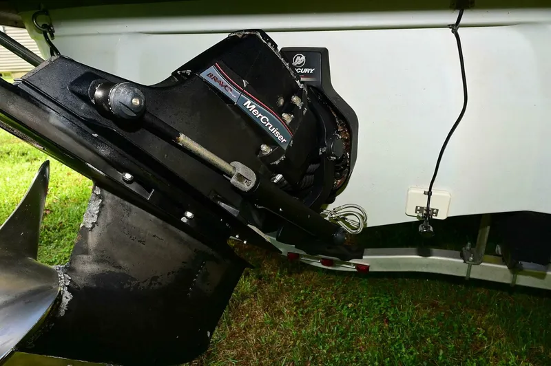 Slide: The Image of Crownline Boats 236 SC 2015 - 49