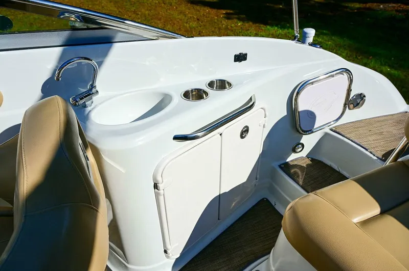 Slide: The Image of Crownline Boats 236 SC 2015 - 70