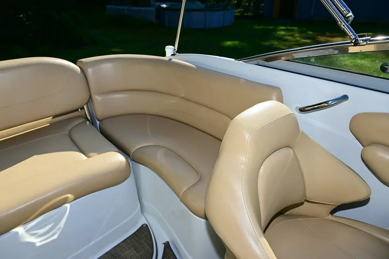 Slide: The Image of Crownline Boats 236 SC 2015 - 76