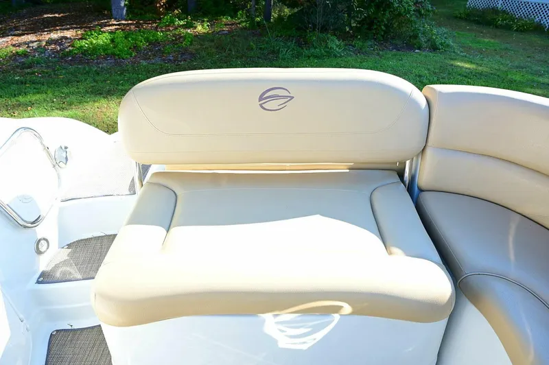 Slide: The Image of Crownline Boats 236 SC 2015 - 78