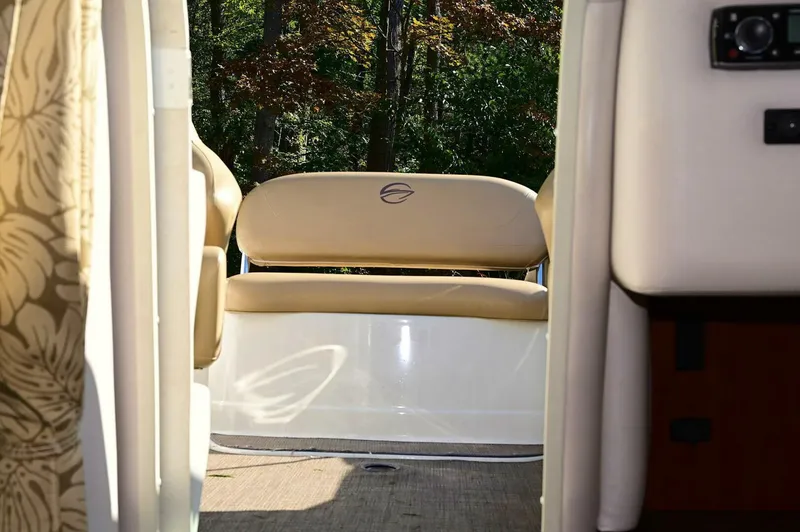 Slide: The Image of Crownline Boats 236 SC 2015 - 80