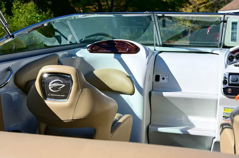 Slide: The Image of Crownline Boats 236 SC 2015 - 96