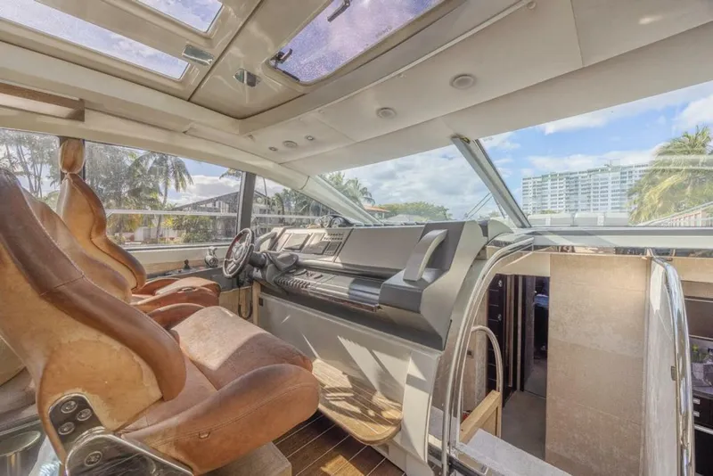 Slide: The Image of Azimut 68S 2009 - 12