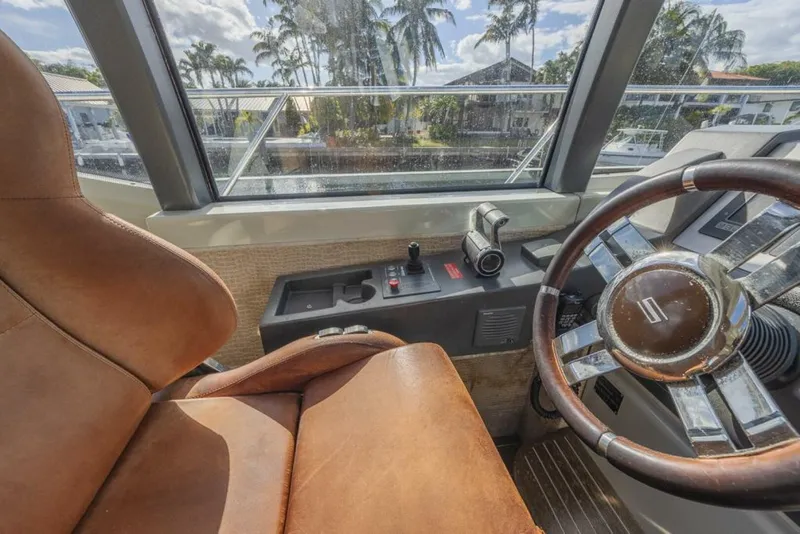 Slide: The Image of Azimut 68S 2009 - 13