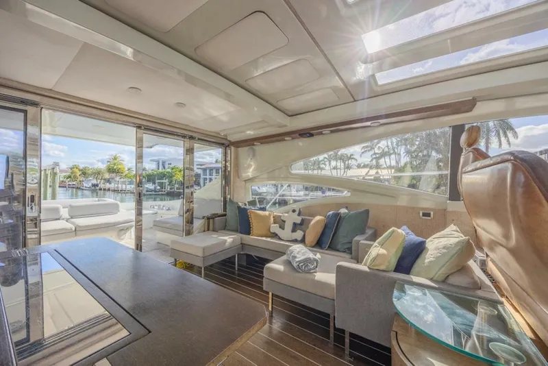 Slide: The Image of Azimut 68S 2009 - 14