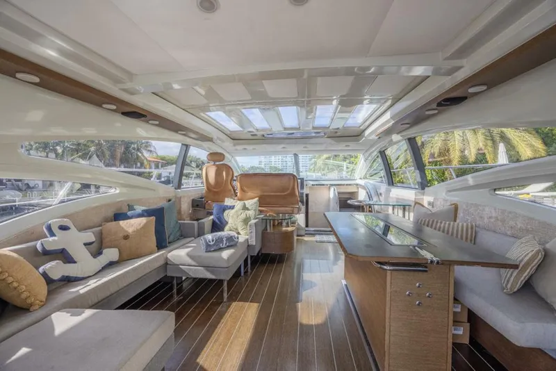Slide: The Image of Azimut 68S 2009 - 16