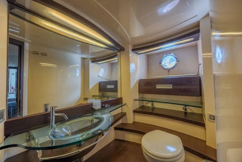 Slide: The Image of Azimut 68S 2009 - 24