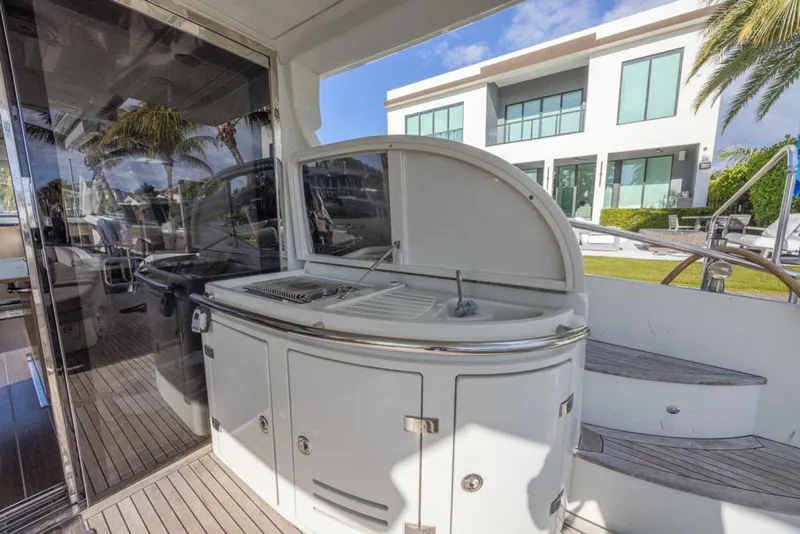 Slide: The Image of Azimut 68S 2009 - 7