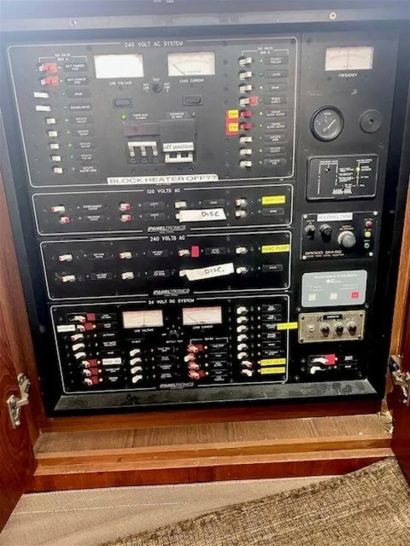 Slide: The Image of Custom Carolina 56 EAST BAY 2000 - 9