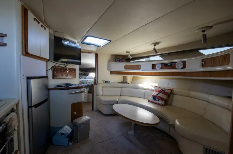 Slide: The Image of Sea Ray 420 Sundancer 1990 - 19