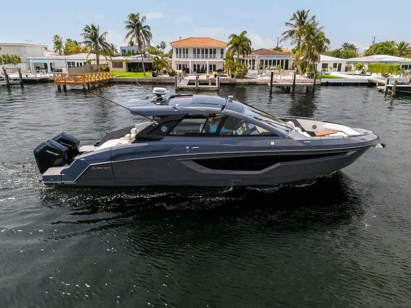 Slide: The Image of Cruisers 42 GLS OB 2023 - 3
