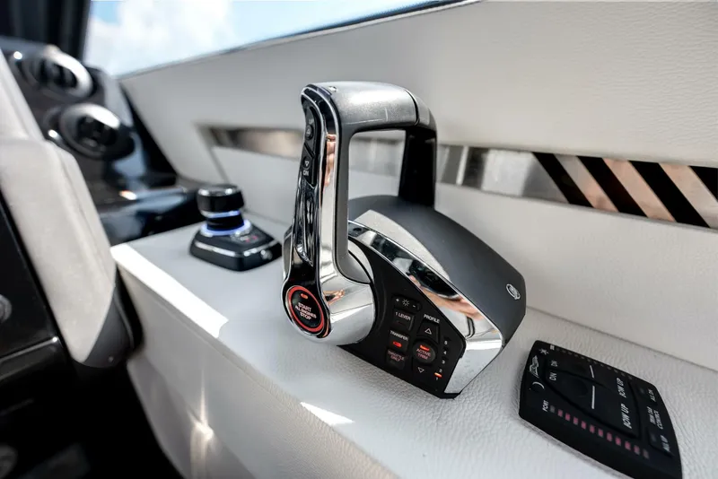 Slide: The Image of Cruisers 42 GLS OB 2023 - 36
