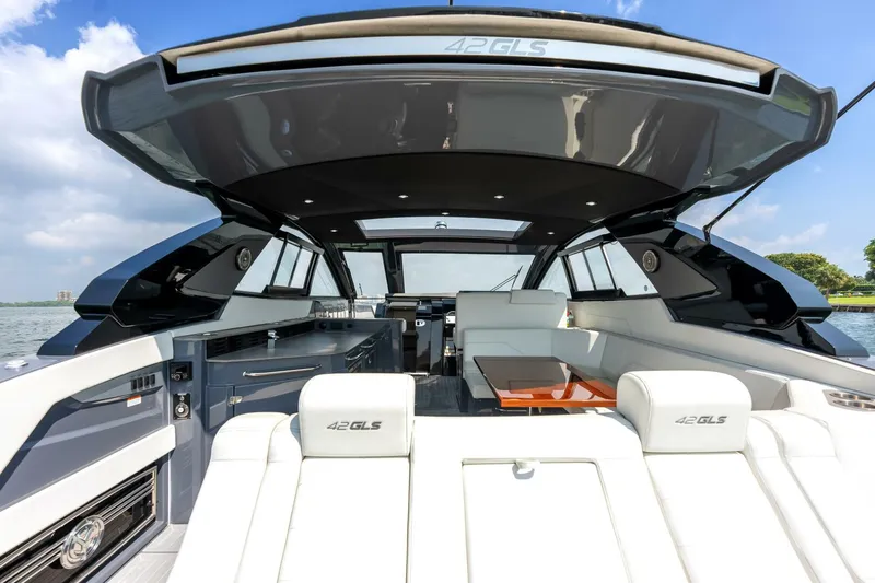 Slide: The Image of Cruisers 42 GLS OB 2023 - 43