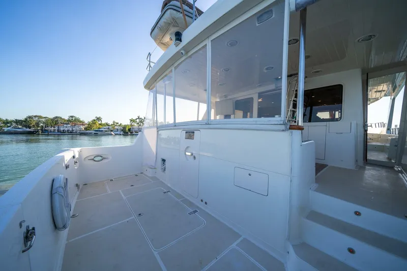Slide: The Image of Offshore 72 Pilothouse 2006 - 10