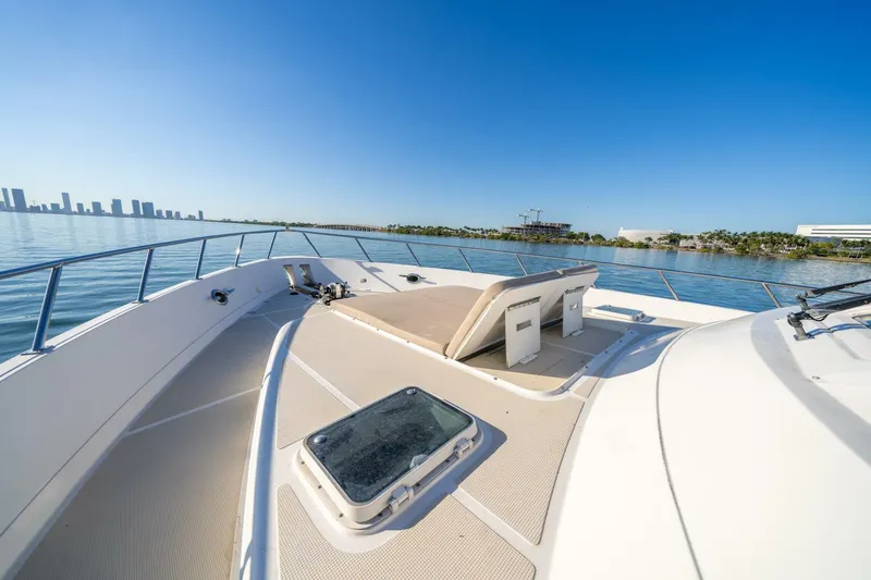 Slide: The Image of Offshore 72 Pilothouse 2006 - 16