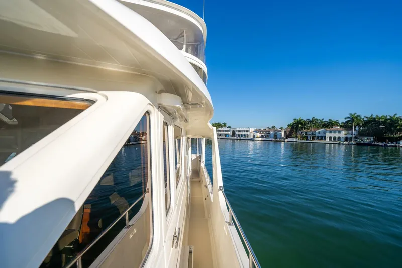 Slide: The Image of Offshore 72 Pilothouse 2006 - 20