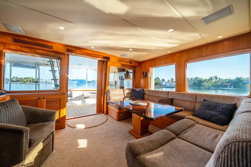 Slide: The Image of Offshore 72 Pilothouse 2006 - 23