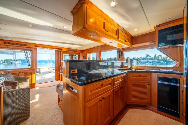 Slide: The Image of Offshore 72 Pilothouse 2006 - 27