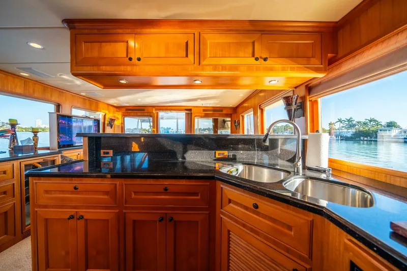 Slide: The Image of Offshore 72 Pilothouse 2006 - 28