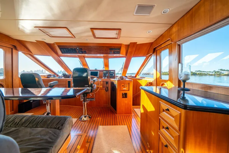 Slide: The Image of Offshore 72 Pilothouse 2006 - 30