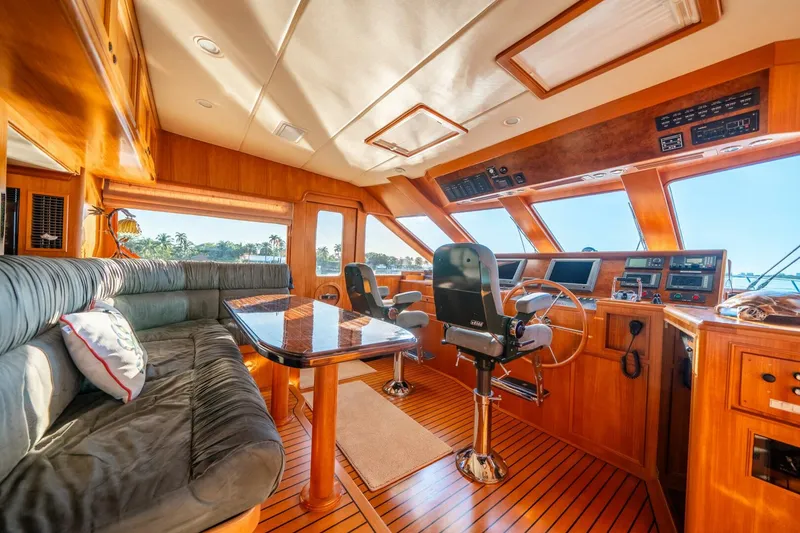 Slide: The Image of Offshore 72 Pilothouse 2006 - 31
