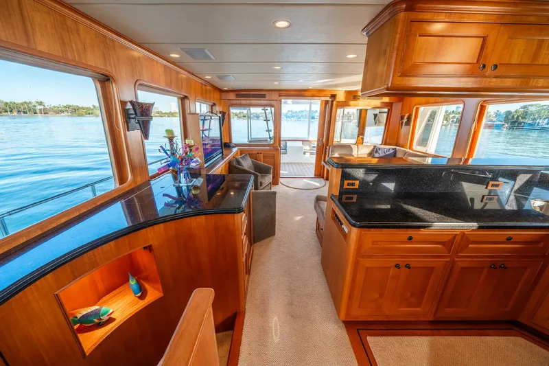 Slide: The Image of Offshore 72 Pilothouse 2006 - 32