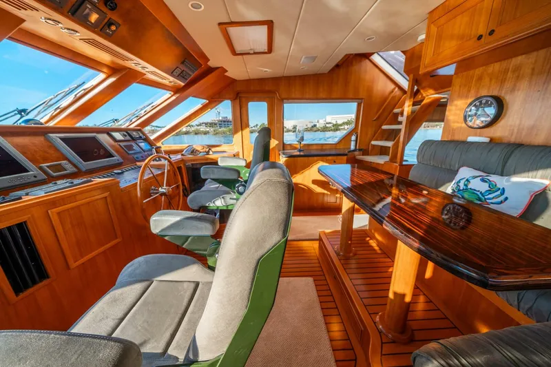 Slide: The Image of Offshore 72 Pilothouse 2006 - 35