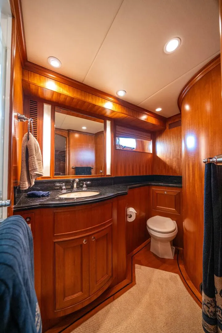 Slide: The Image of Offshore 72 Pilothouse 2006 - 42