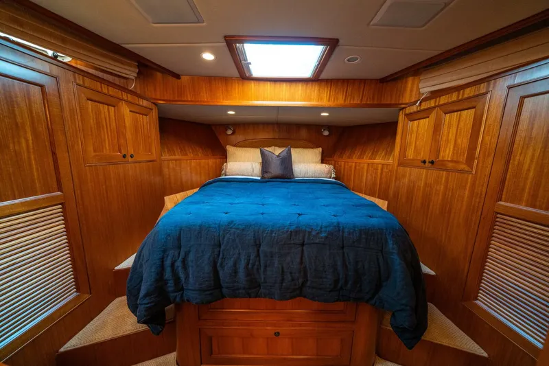 Slide: The Image of Offshore 72 Pilothouse 2006 - 45
