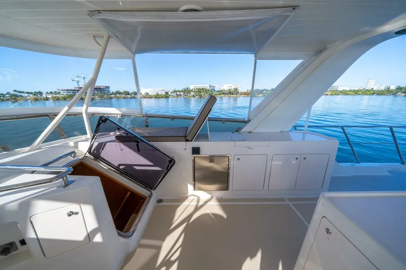 Slide: The Image of Offshore 72 Pilothouse 2006 - 53