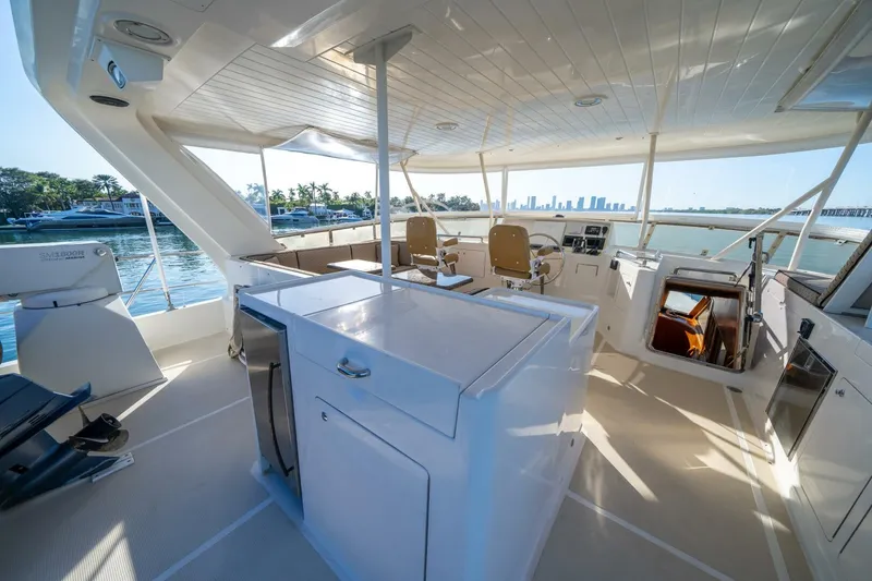 Slide: The Image of Offshore 72 Pilothouse 2006 - 55