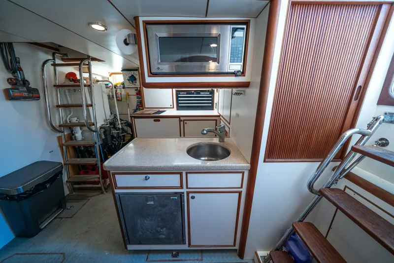 Slide: The Image of Offshore 72 Pilothouse 2006 - 59