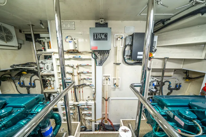 Slide: The Image of Offshore 72 Pilothouse 2006 - 68
