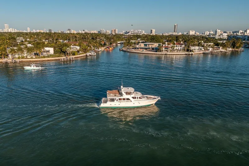 Slide: The Image of Offshore 72 Pilothouse 2006 - 7