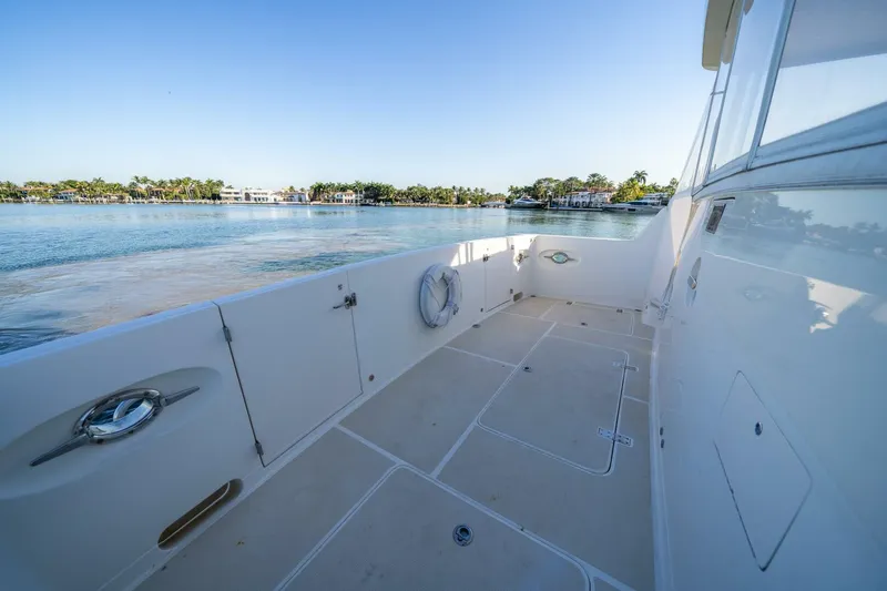 Slide: The Image of Offshore 72 Pilothouse 2006 - 9