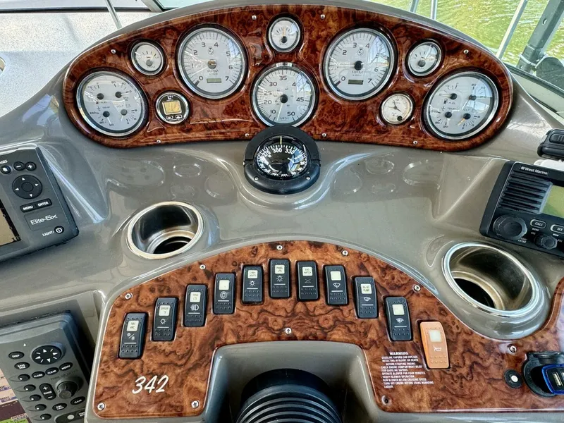 Slide: The Image of Rinker 342 Fiesta Vee 2004 - 25