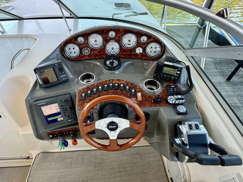 Slide: The Image of Rinker 342 Fiesta Vee 2004 - 30