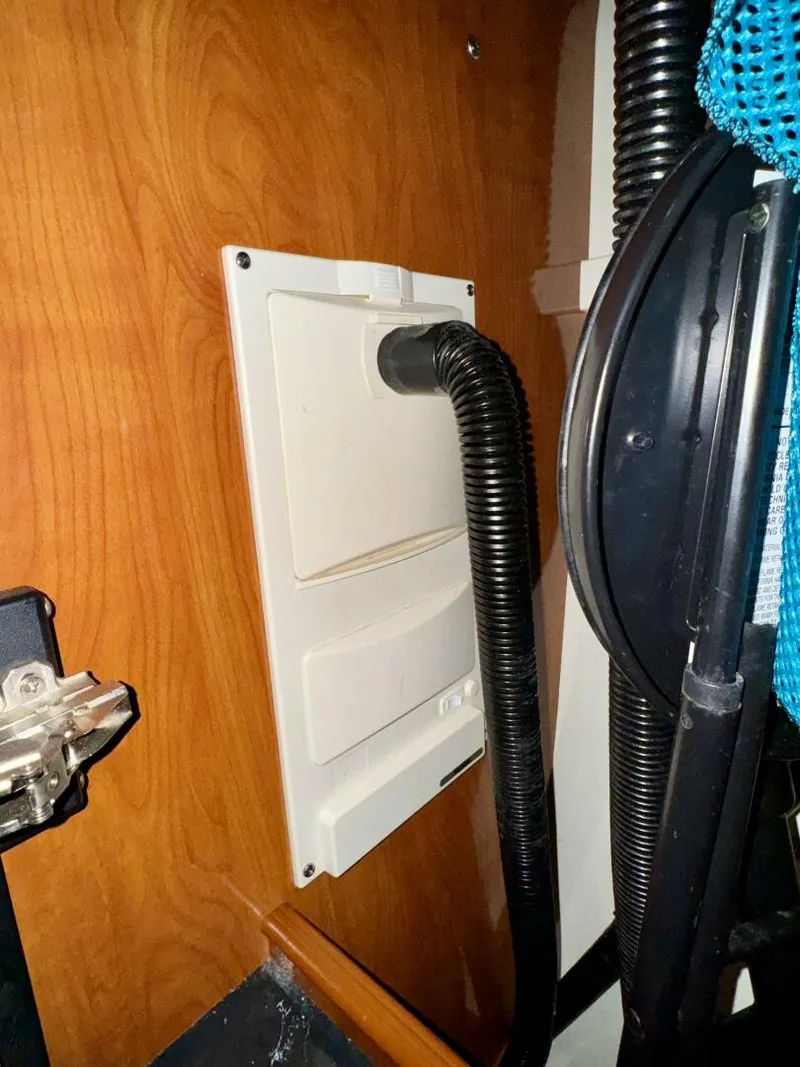 Slide: The Image of Rinker 342 Fiesta Vee 2004 - 63