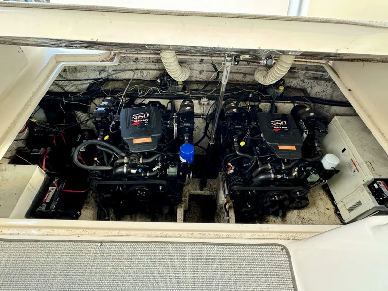 Slide: The Image of Rinker 342 Fiesta Vee 2004 - 80