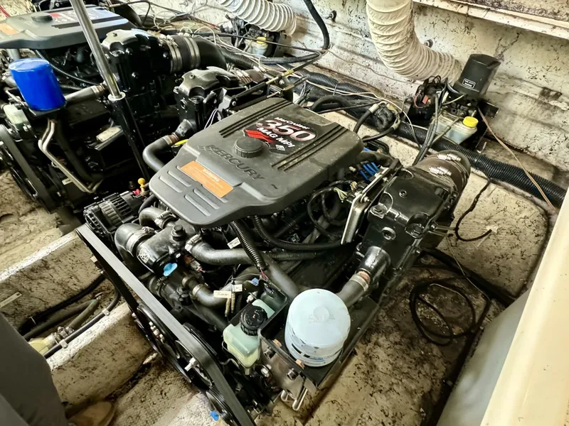 Slide: The Image of Rinker 342 Fiesta Vee 2004 - 87