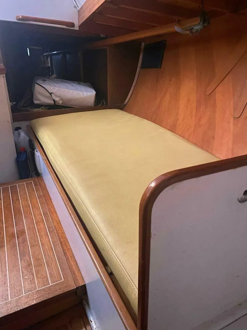 Slide: The Image of Custom 30 Performance Sloop 1997 - 8