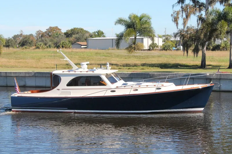 The Image of Hinckley Yachts Talaria 44 Motor Yacht 2005 - 0
